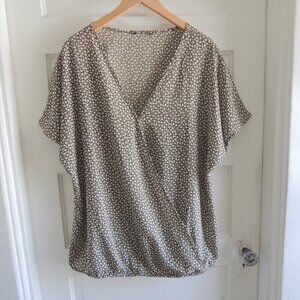 BloomChic Green & White Floral Faux Wrap Blouson Top 14-